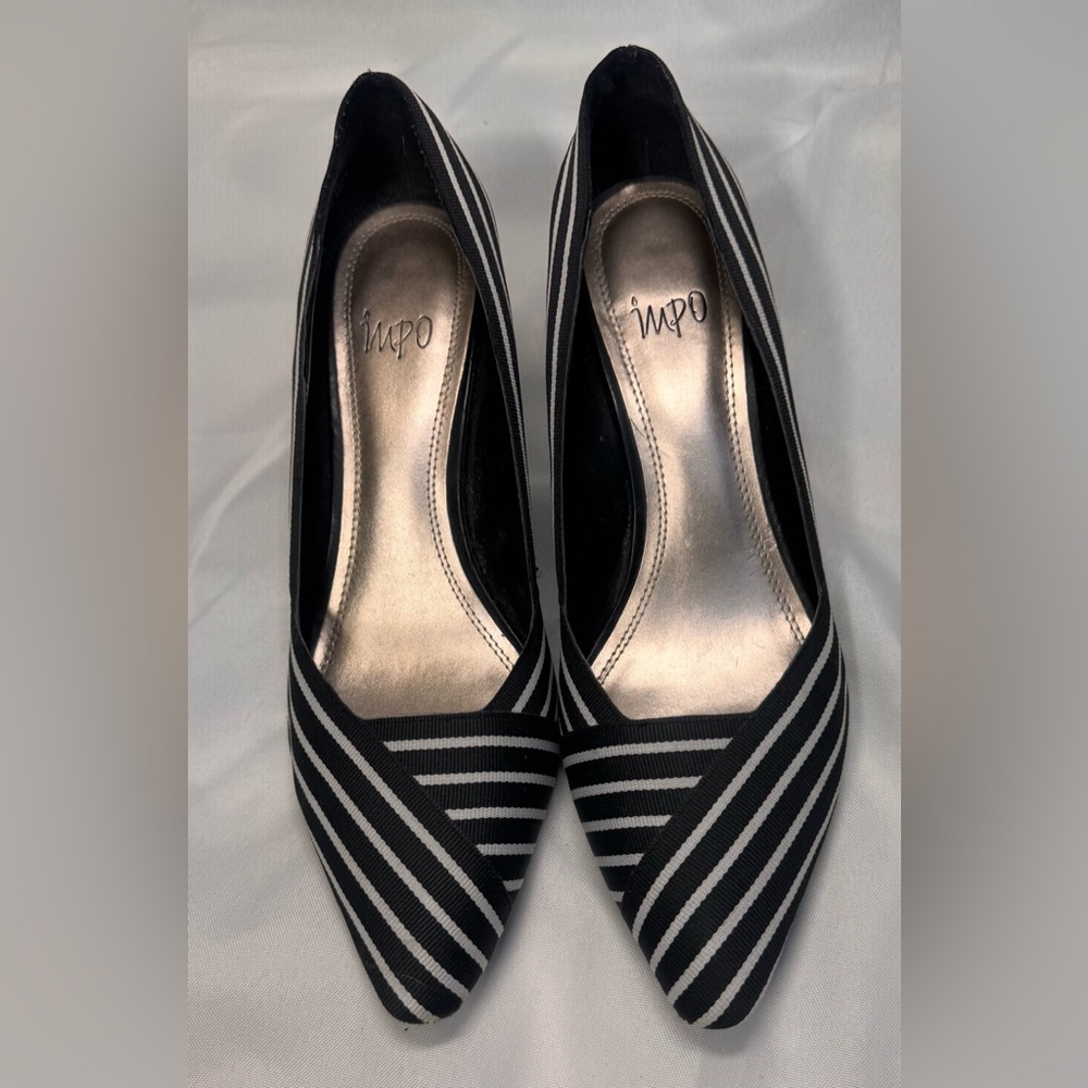 Impo Vault Stylish Stripe Pump- Size 9